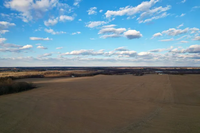 $2,722,500 | 0 West Winneshiek Road, Freeport, IL 61032