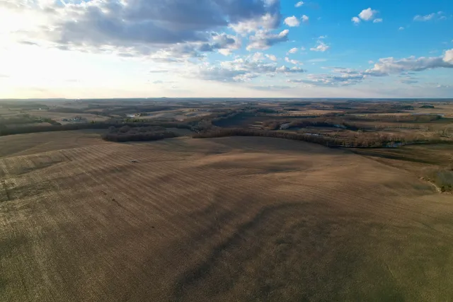 $2,722,500 | 0 West Winneshiek Road, Freeport, IL 61032