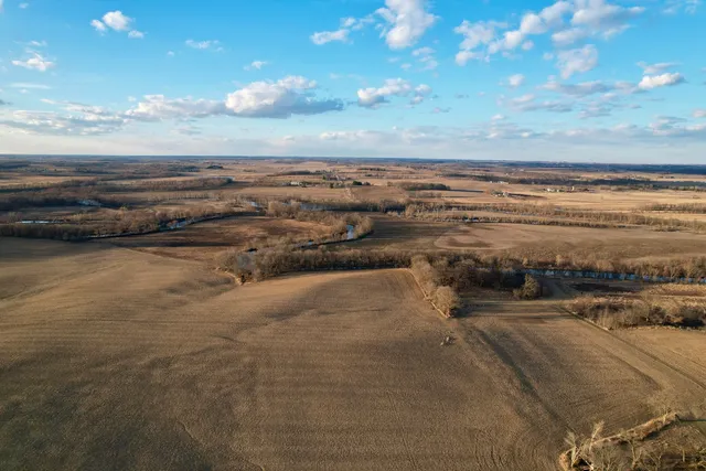 $2,722,500 | 0 West Winneshiek Road, Freeport, IL 61032