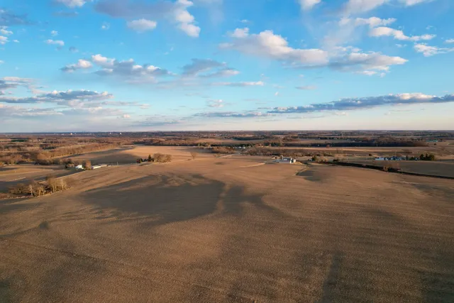 $2,722,500 | 0 West Winneshiek Road, Freeport, IL 61032