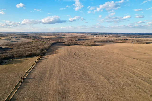 $2,722,500 | 0 West Winneshiek Road, Freeport, IL 61032