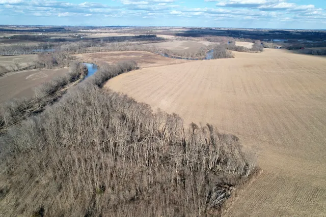 $2,722,500 | 0 West Winneshiek Road, Freeport, IL 61032