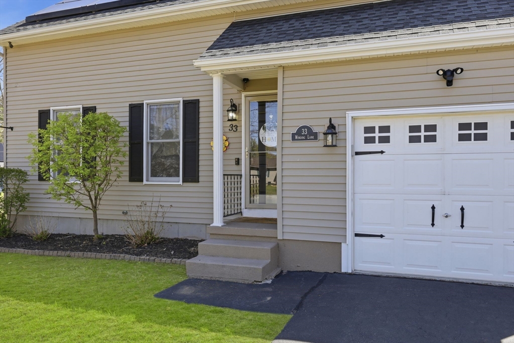33 Winding Lane Springfield, MA 01118 - Photo 2 of 42