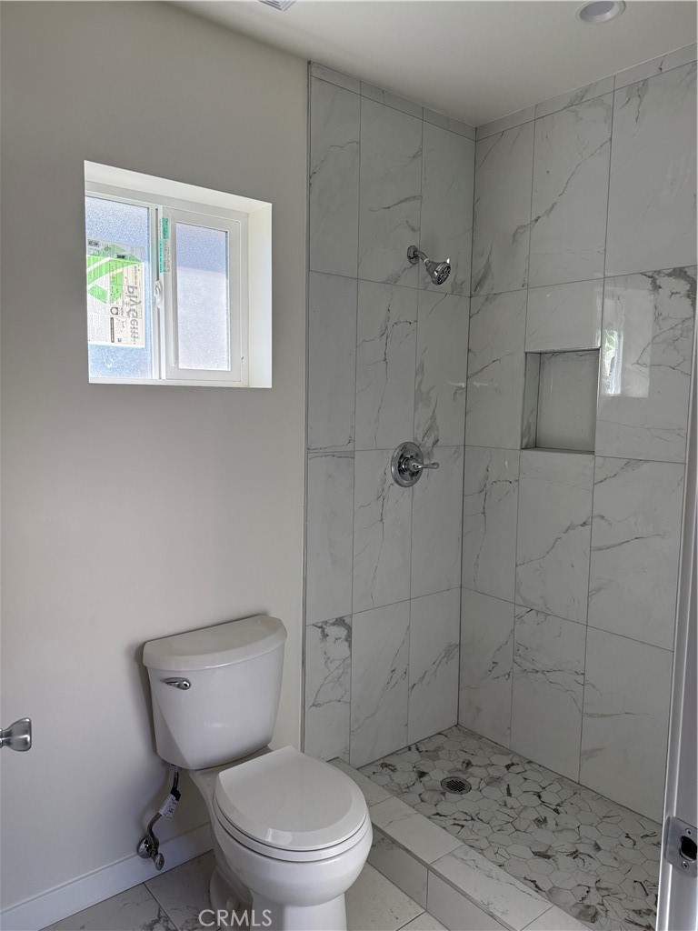 616 Alexander Street Glendale, CA 91203 - Photo 8 of 8 Bathroom