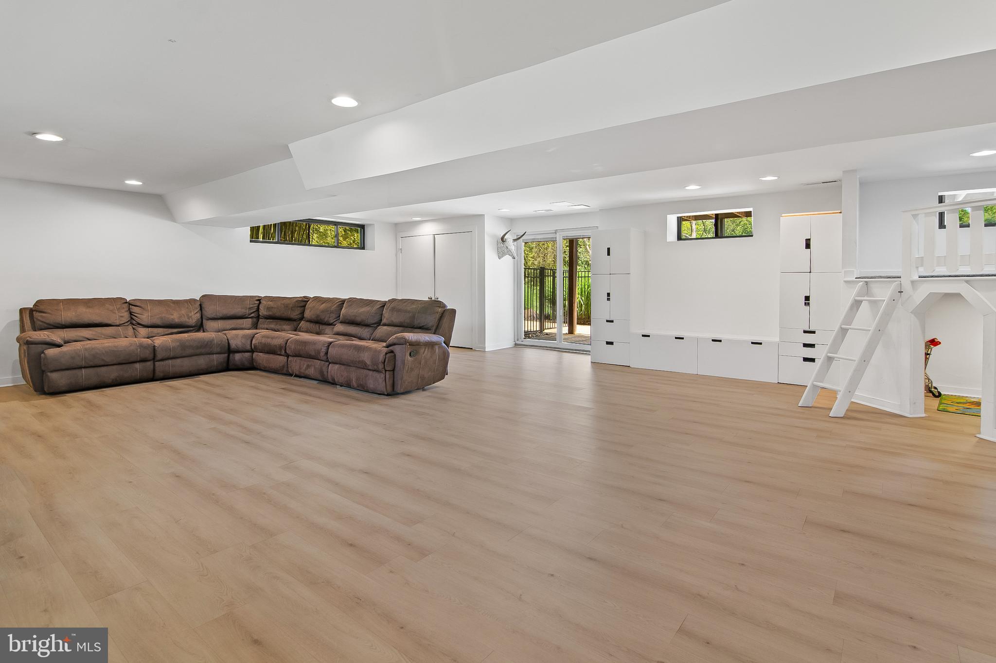 6105 Ivymount Road Baltimore, MD 21209 - Photo 17 of 35