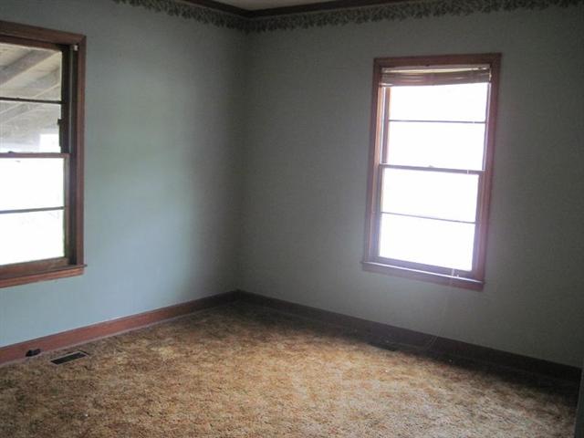 102 Gordon Street Clinton, SC 29325 - Photo 3 of 6 Gallery Image 3