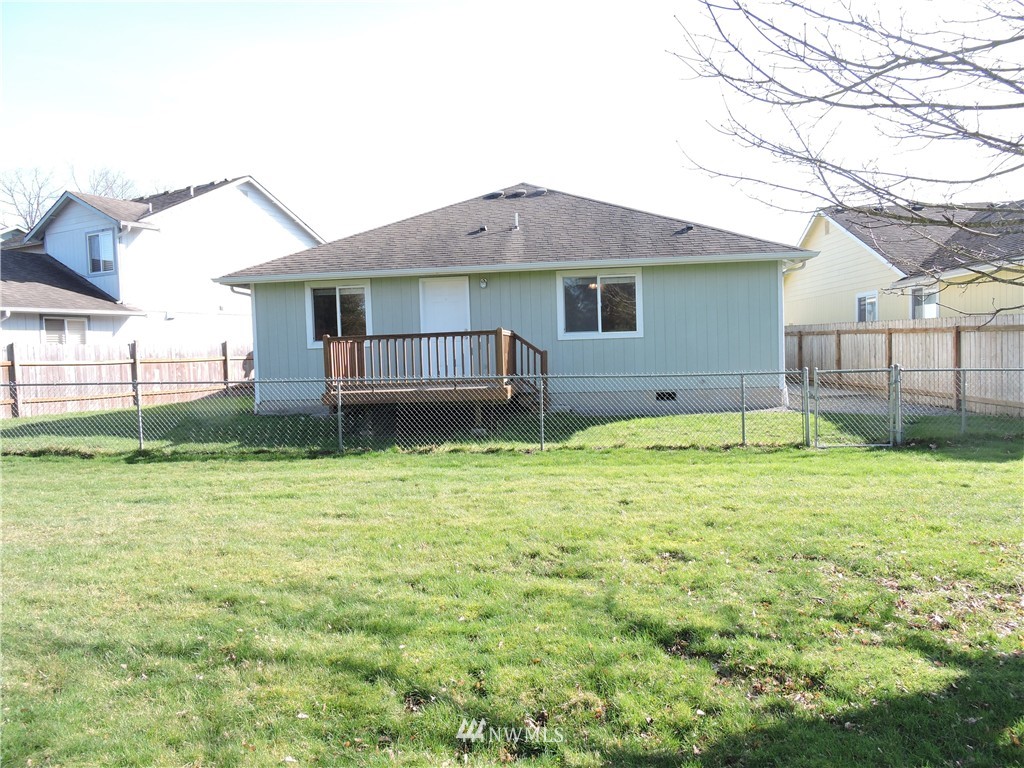 449 Spring Lane Sedro-Woolley, WA 98284 - Photo 10 of 11 a house view with a garden space