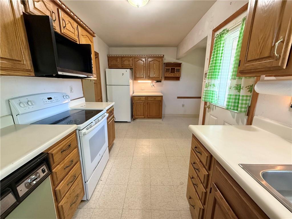 301 Main Street Lyndora, PA 16045 - Photo 16 of 26 Kitchen