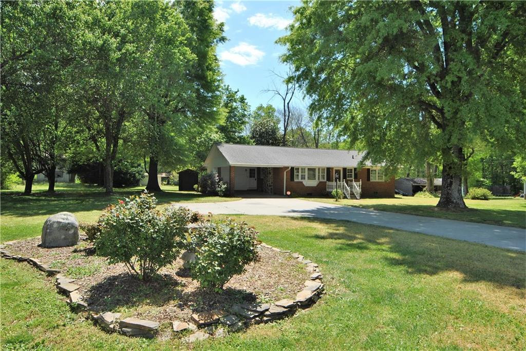 2043 McCray Road Burlington, NC 27217 - Photo 3 of 23 Gallery Image 3