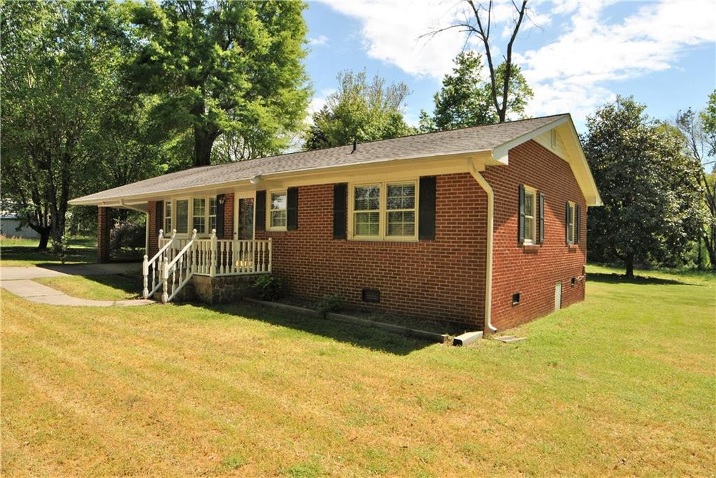 2043 McCray Road Burlington, NC 27217 - Photo 4 of 23 Gallery Image 4