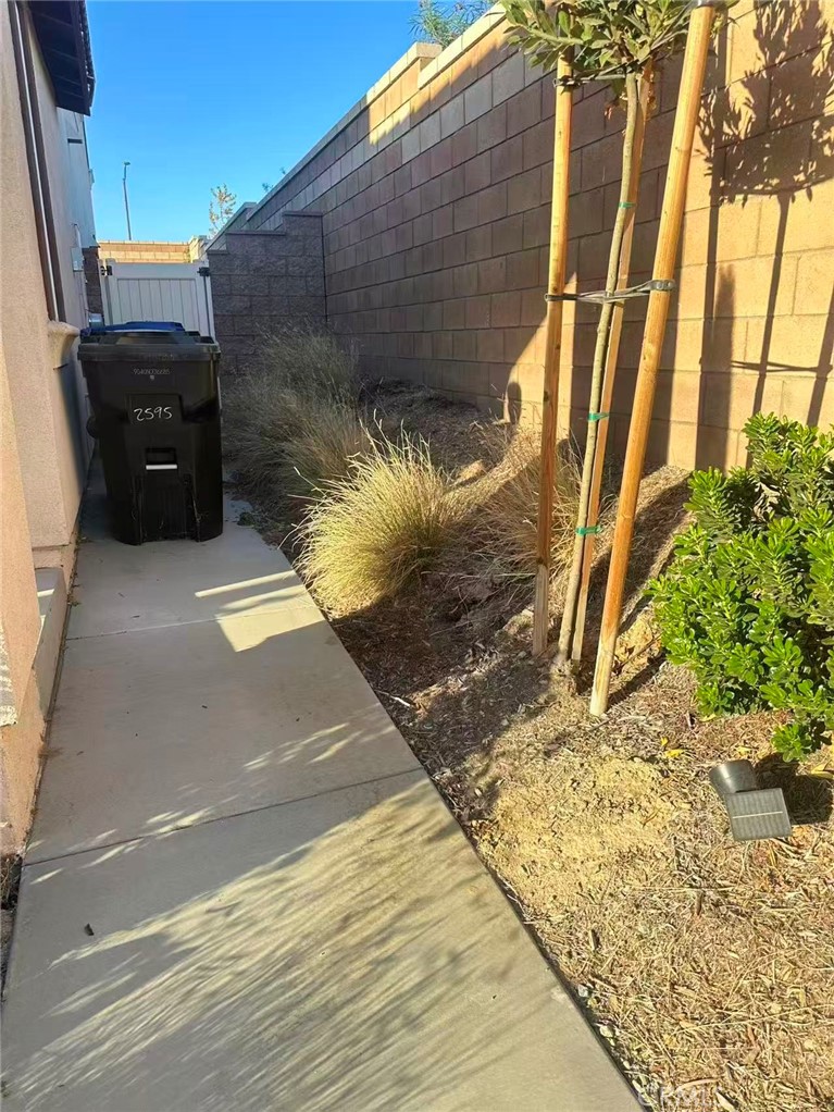 2595 Pheasant Way Ontario, CA 91761 - Photo 34 of 34 a view of a back yard of the house