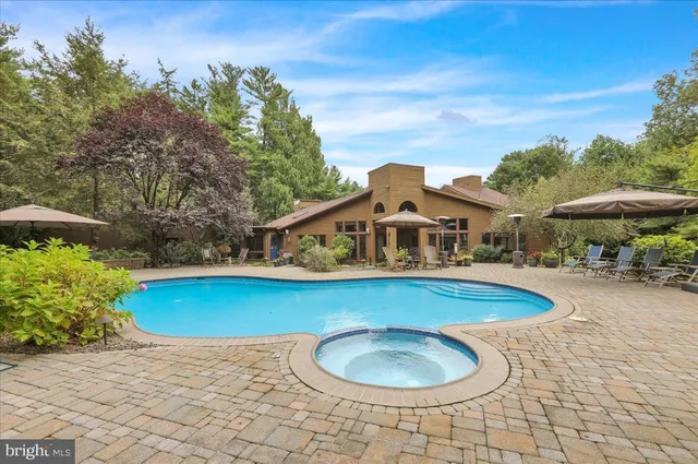 $1,199,000 | 8 Hessian Boulevard, Reading, PA 19607