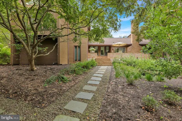 $1,199,000 | 8 Hessian Boulevard, Reading, PA 19607