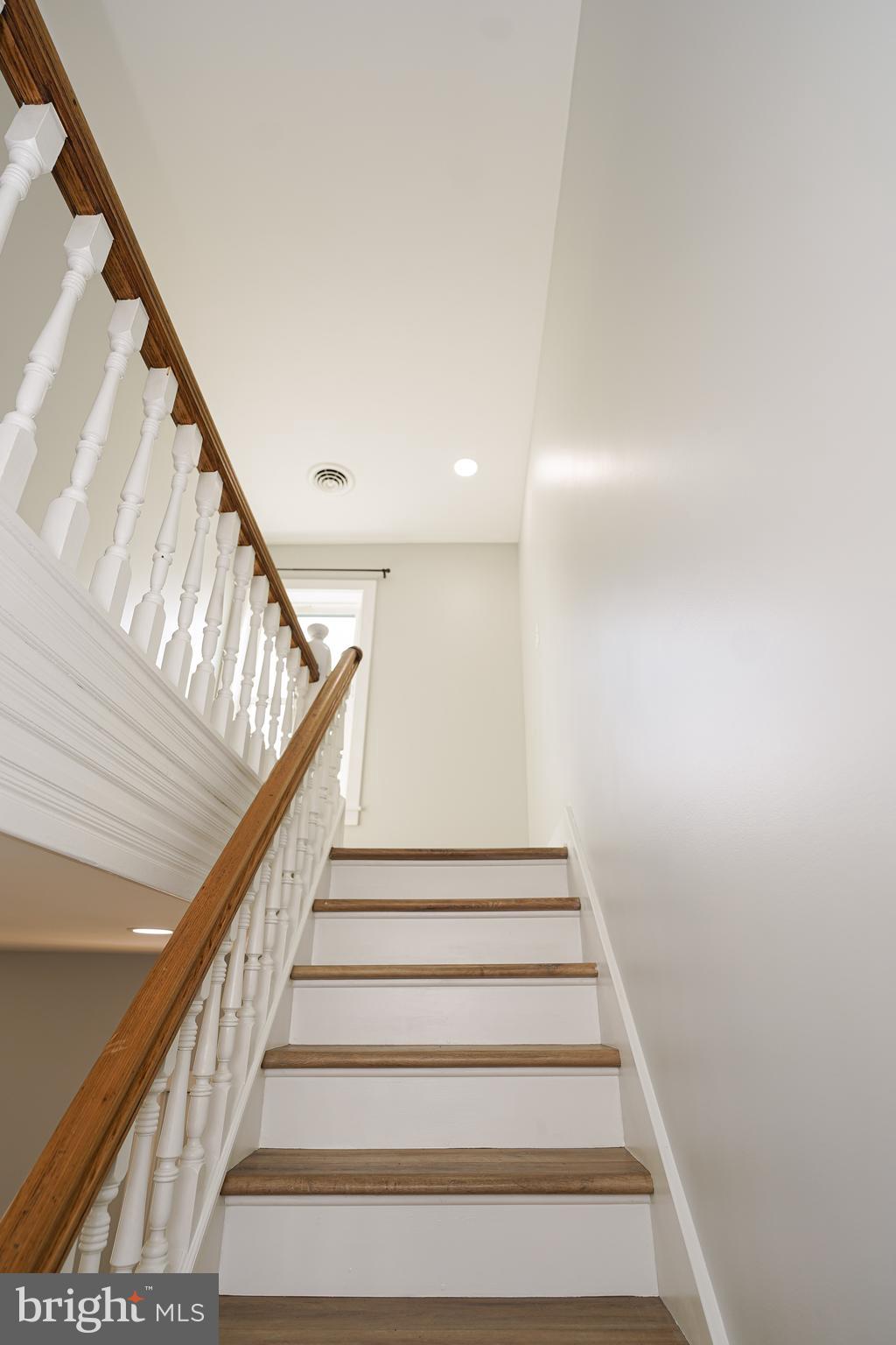 111 East Jewell Street Delmar, DE 19940 - Photo 29 of 59 a view of entryway