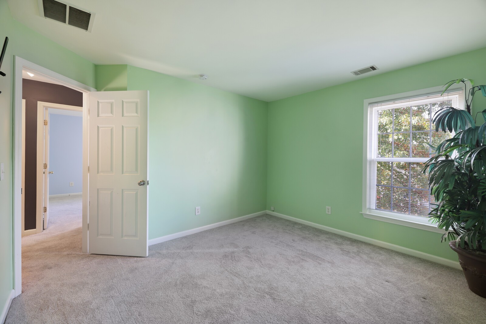 3405 Old Anderson Road, Unit 231 Antioch, TN 37013 - Photo 13 of 18 a view of an empty room with a window