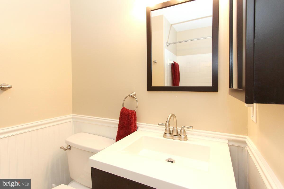 7916 Forest Path Way Springfield, VA 22153 - Photo 21 of 30 Bath