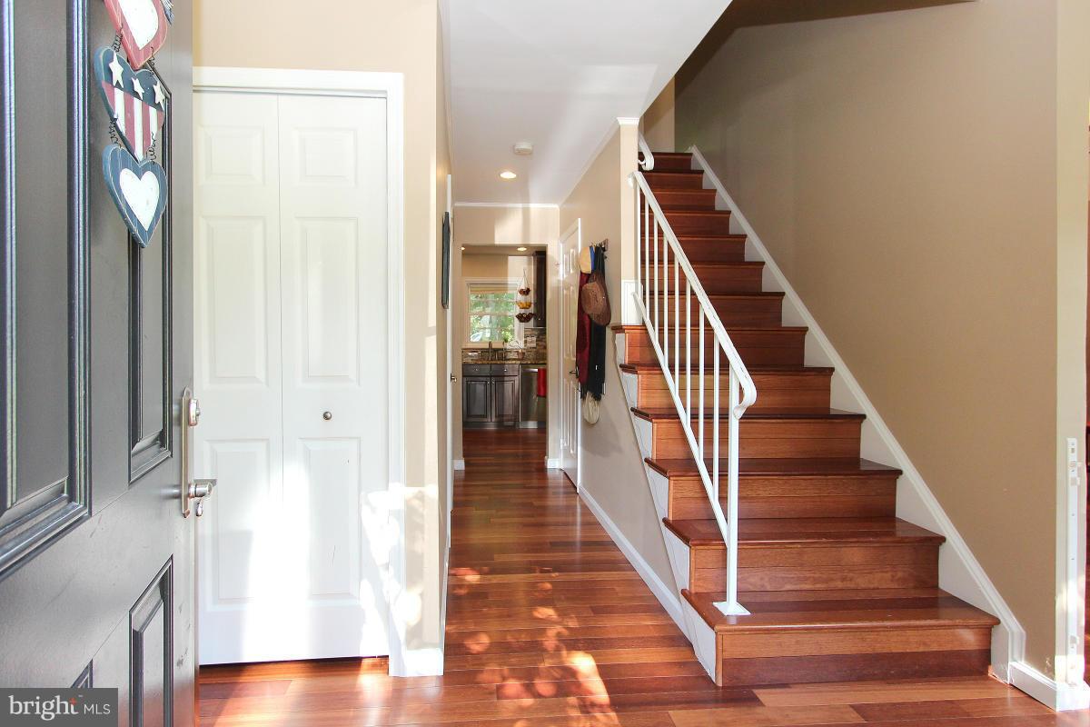 7916 Forest Path Way Springfield, VA 22153 - Photo 5 of 30 Interior (General)
