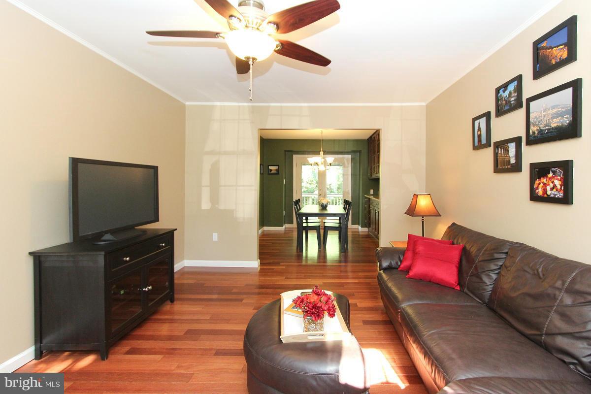 7916 Forest Path Way Springfield, VA 22153 - Photo 7 of 30 Living Room