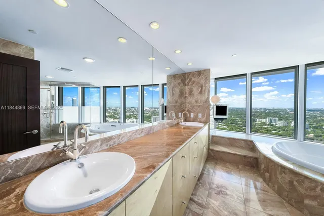 $6,500,000 | 1643 Brickell Avenue, Unit 3702, Miami, FL 33129