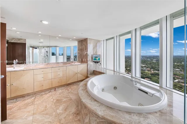 $6,500,000 | 1643 Brickell Avenue, Unit 3702, Miami, FL 33129