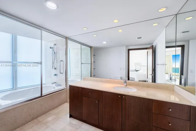 $6,500,000 | 1643 Brickell Avenue, Unit 3702, Miami, FL 33129