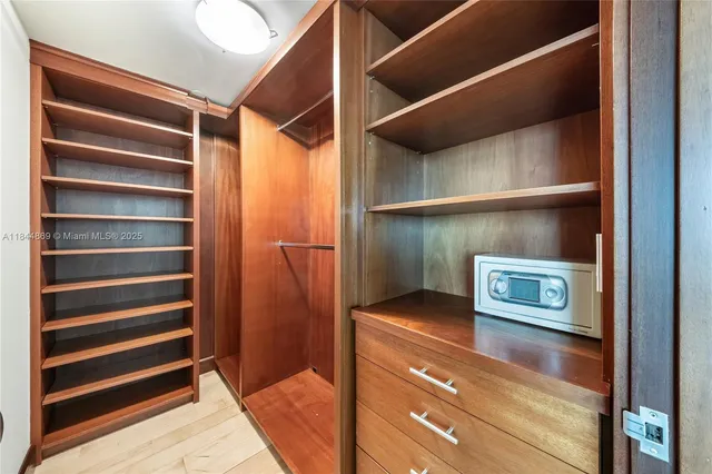 $6,500,000 | 1643 Brickell Avenue, Unit 3702, Miami, FL 33129