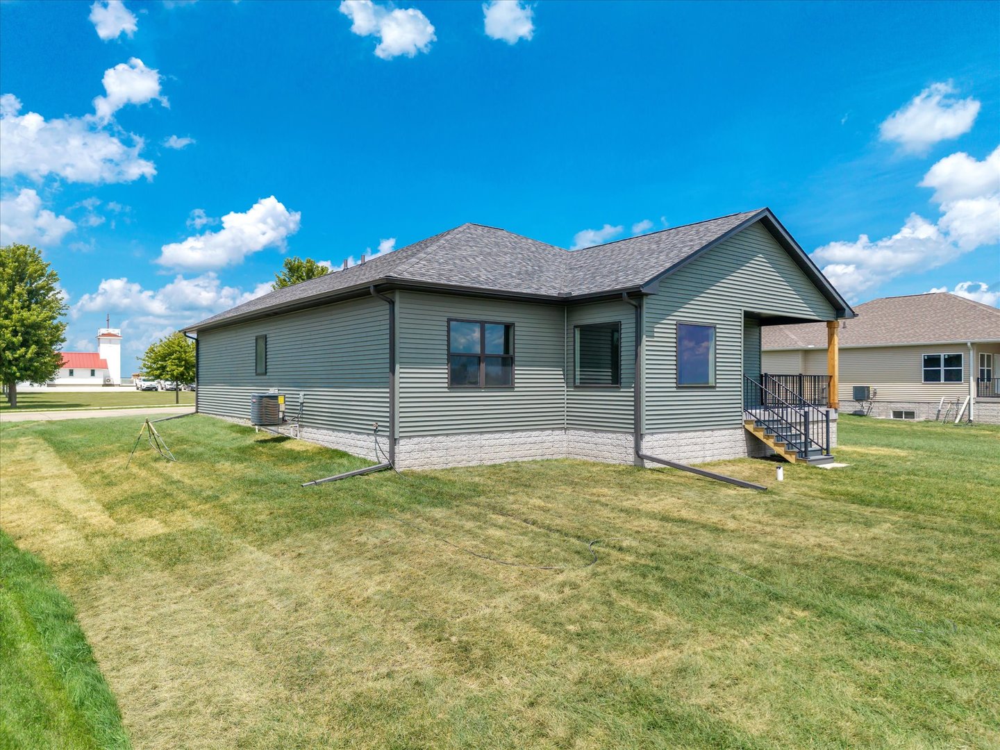455 Rhonda Road New Liberty, IA 52765 - Photo 3 of 54