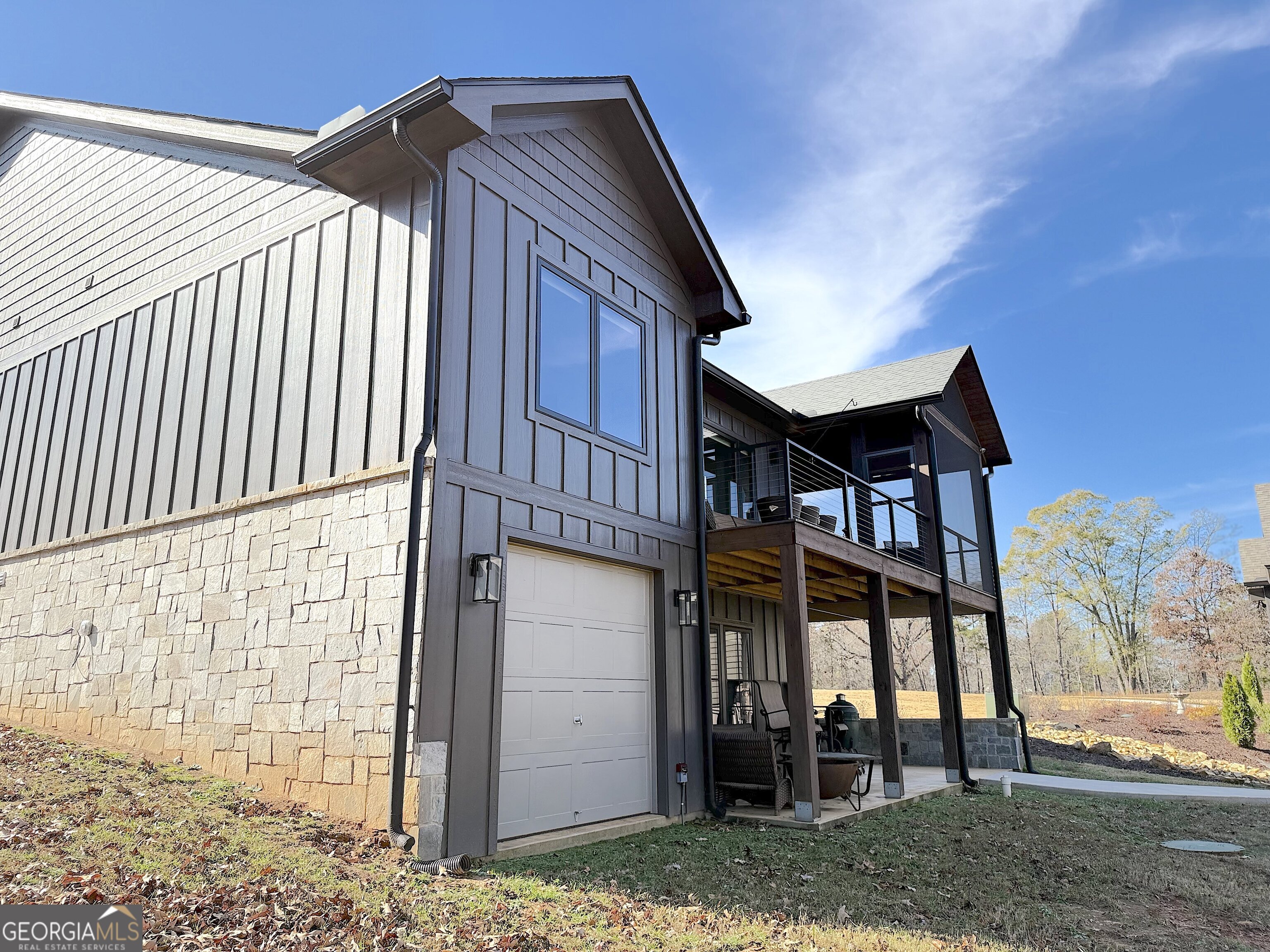 73 Yacht Club Hartwell, GA 30643 - Photo 65 of 71 a front view of a house with a yard