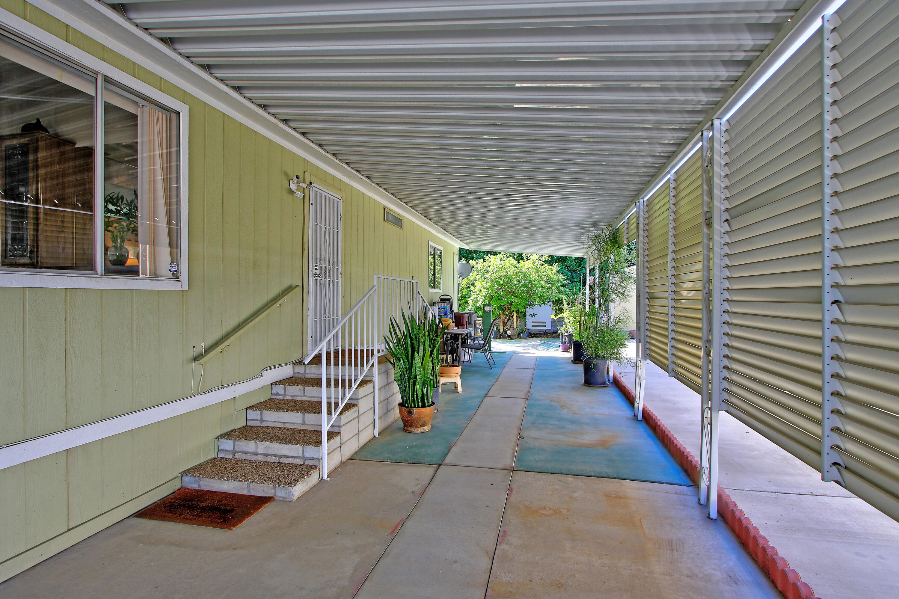 46618 Madison Street, Unit 98 Indio, CA 92201 - Photo 10 of 31 carport