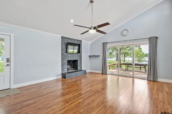 $410,000 | 11821 West Lake Drive, Murchison, TX 75778