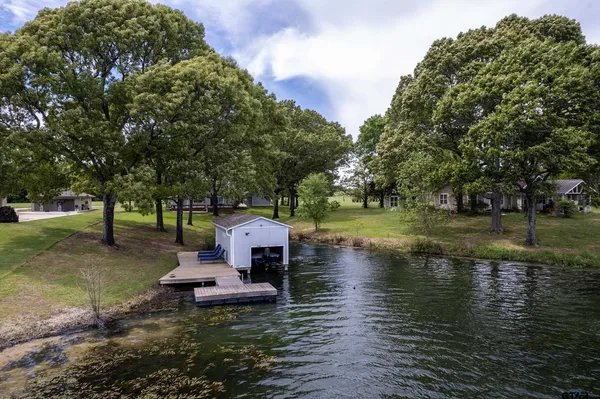 $410,000 | 11821 West Lake Drive, Murchison, TX 75778