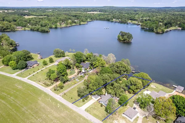 $410,000 | 11821 West Lake Drive, Murchison, TX 75778