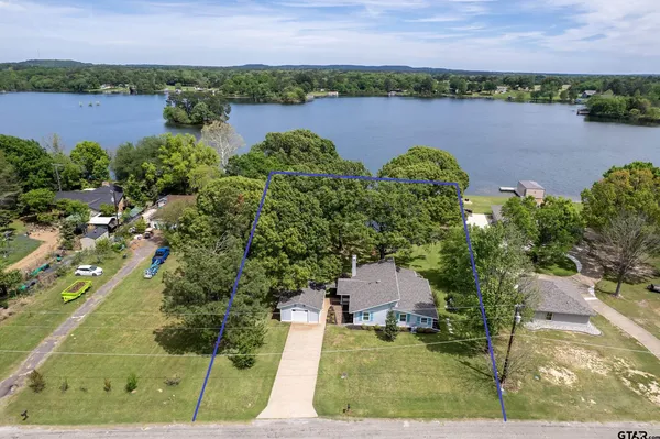 $410,000 | 11821 West Lake Drive, Murchison, TX 75778