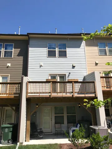 a view of outdoor space and garden