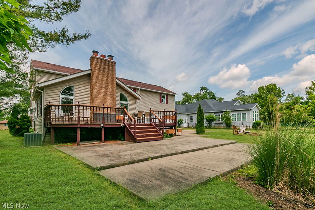 12433 Webster Road Strongsville, OH 44136 - Photo 3 of 50