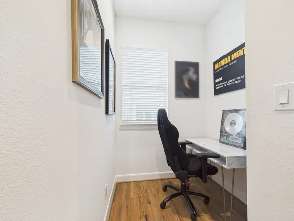 $2,800 | 2711 Clinton Drive, Houston, TX 77020