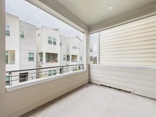 $2,800 | 2711 Clinton Drive, Houston, TX 77020