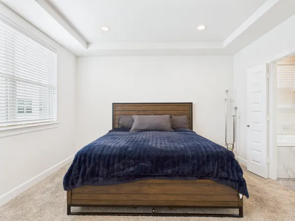 $2,800 | 2711 Clinton Drive, Houston, TX 77020