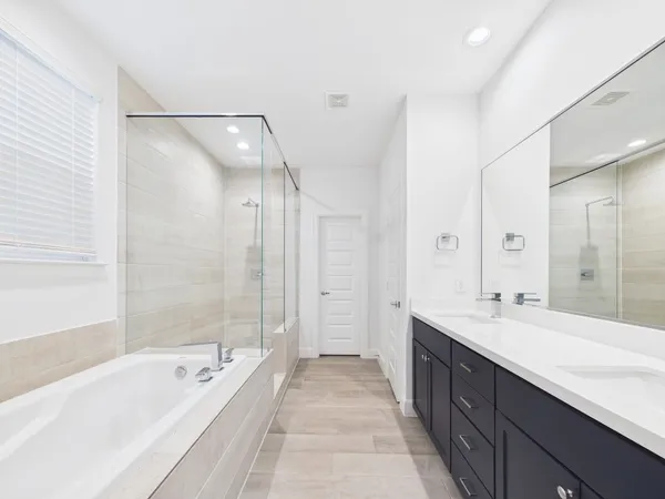 $2,800 | 2711 Clinton Drive, Houston, TX 77020