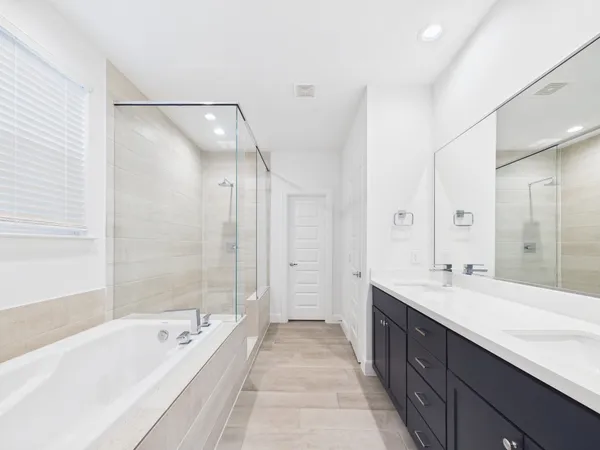 $2,800 | 2711 Clinton Drive, Houston, TX 77020