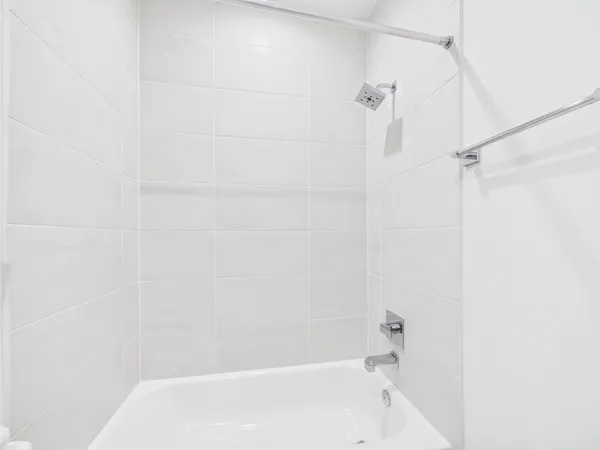 $2,800 | 2711 Clinton Drive, Houston, TX 77020