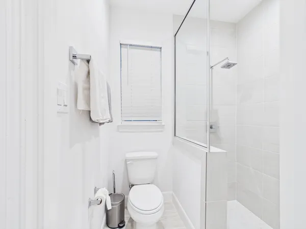 $2,800 | 2711 Clinton Drive, Houston, TX 77020