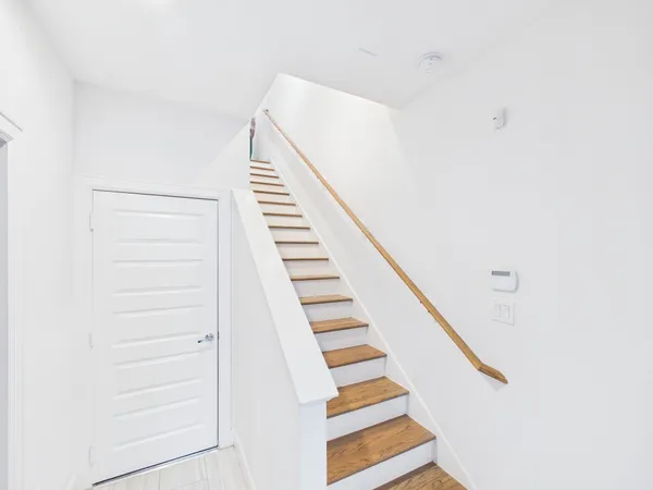$2,800 | 2711 Clinton Drive, Houston, TX 77020
