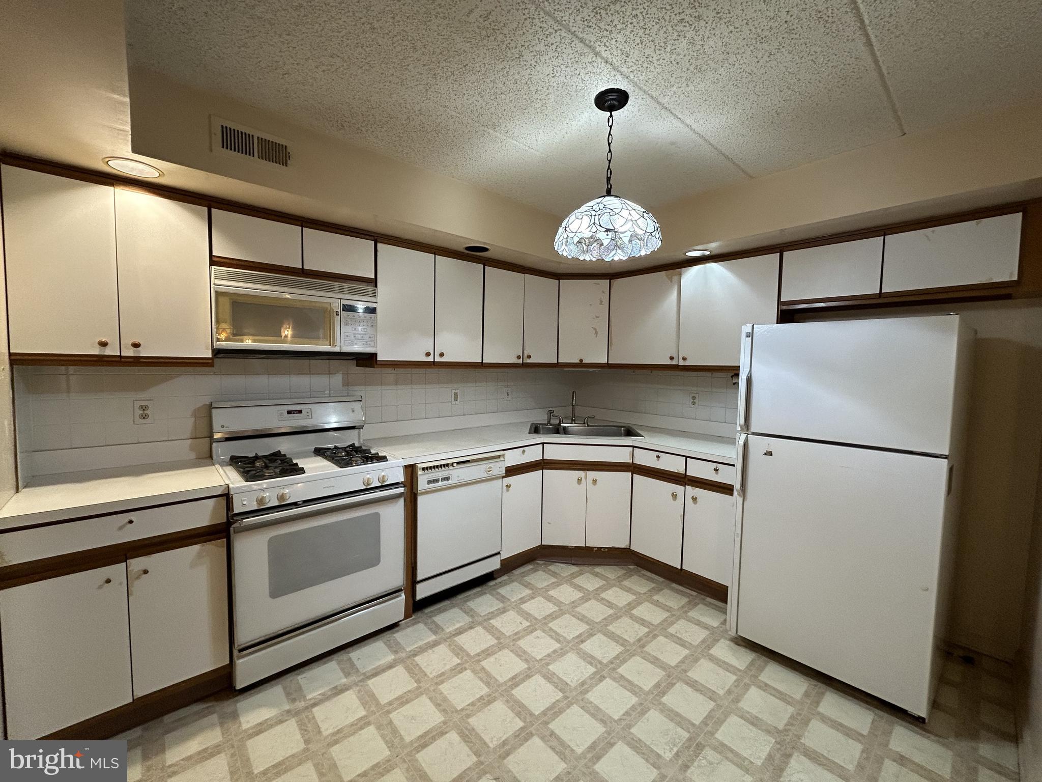 2015 Welsh Road, Unit A19 Philadelphia, PA 19115 - Photo 8 of 27 Gallery Image 8
