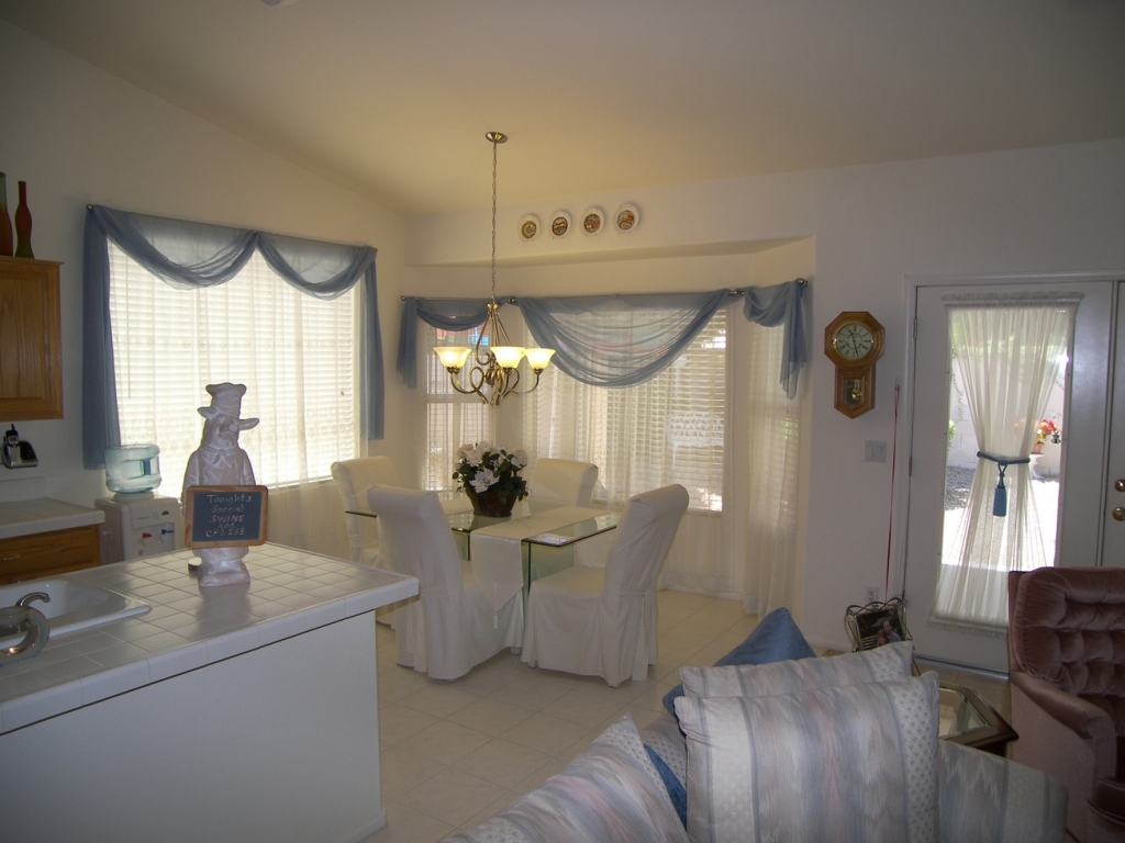 233 West Smoke Tree Road Gilbert, AZ 85233 - Photo 7 of 17 MLS Eat In Dining