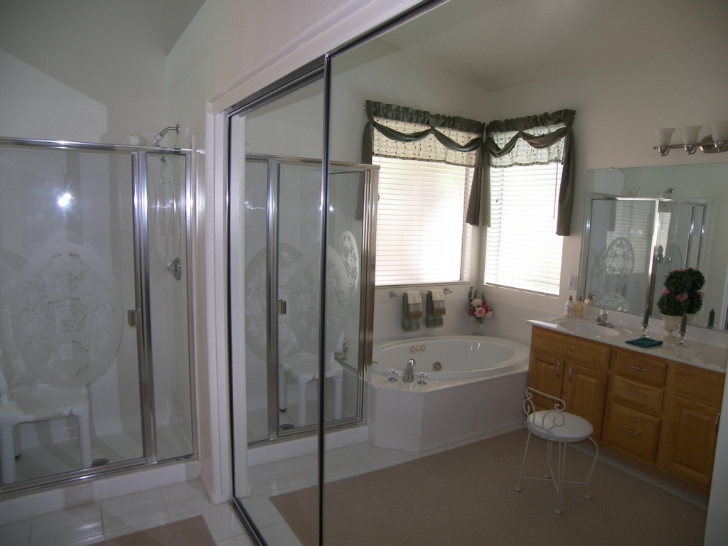 233 West Smoke Tree Road Gilbert, AZ 85233 - Photo 9 of 17 MLS Master Bath
