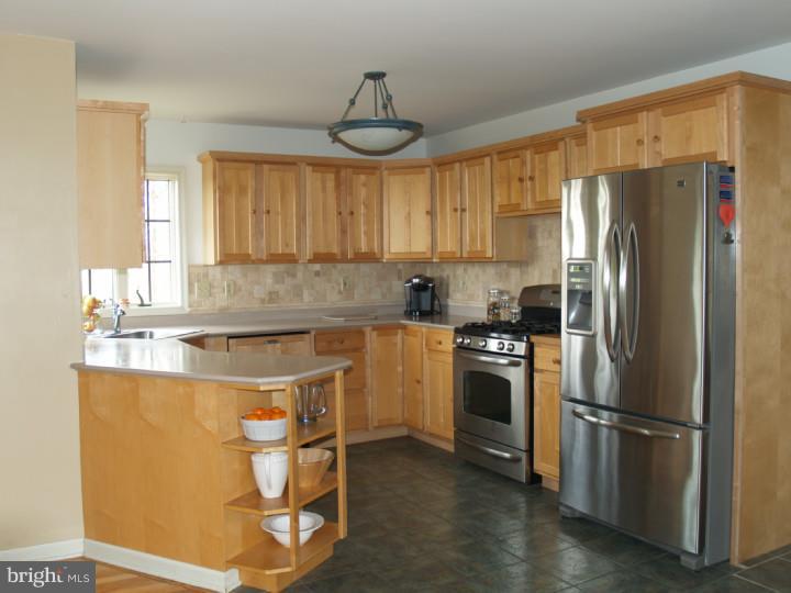 90 Jackson Road Christiana, PA 17509 - Photo 5 of 18 Kitchen
