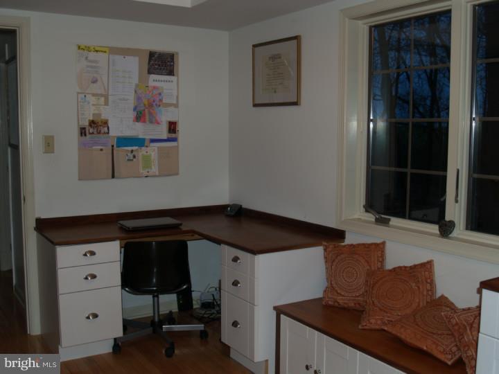 90 Jackson Road Christiana, PA 17509 - Photo 10 of 18 Office / Study