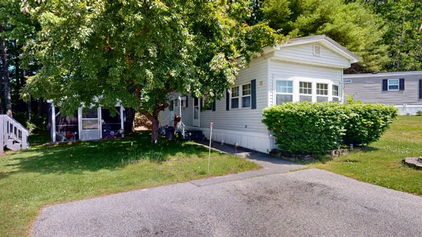 $15,000 | 8 Ledgemere Lane, Lewiston, ME 04240