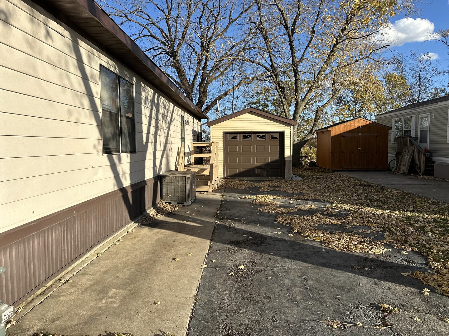 31 Meadowlark Lane Beecher, IL 60401 - Photo 2 of 22 a view of a backyard of a house